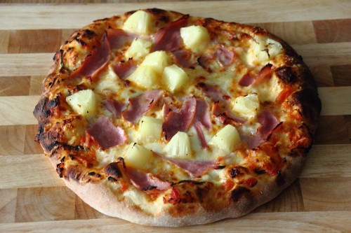 Pizza Hawaii – Die Sommerpizza mit Schinken und Ananas - Perfekte Pizza